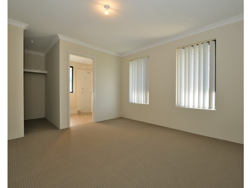 213E Willmott Drive, Waikiki WA 6169