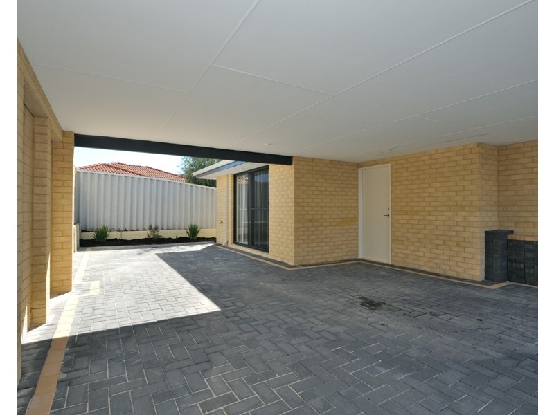 213E Willmott Drive, Waikiki WA 6169