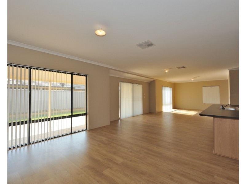 14 Dunns Way, Port Kennedy WA 6172