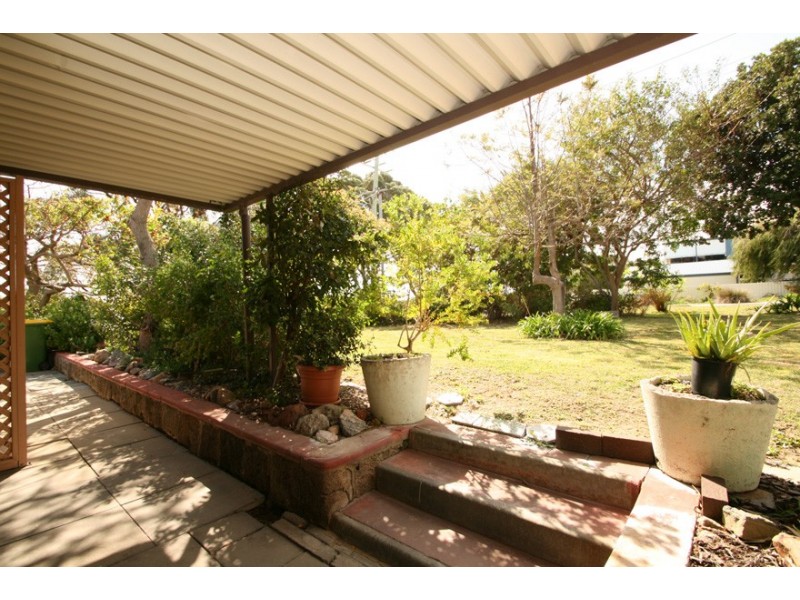 1 Fourth Avenue, Shoalwater WA 6169