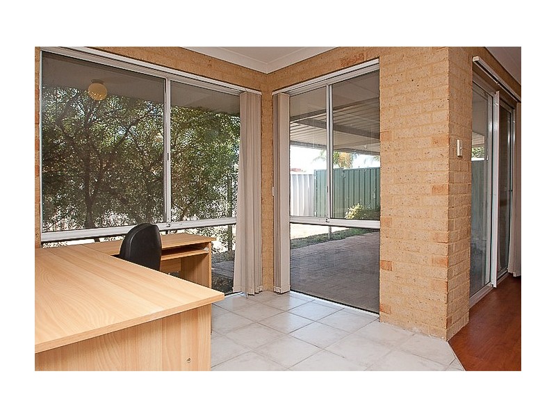 6 Kentia Close, Warnbro WA 6169