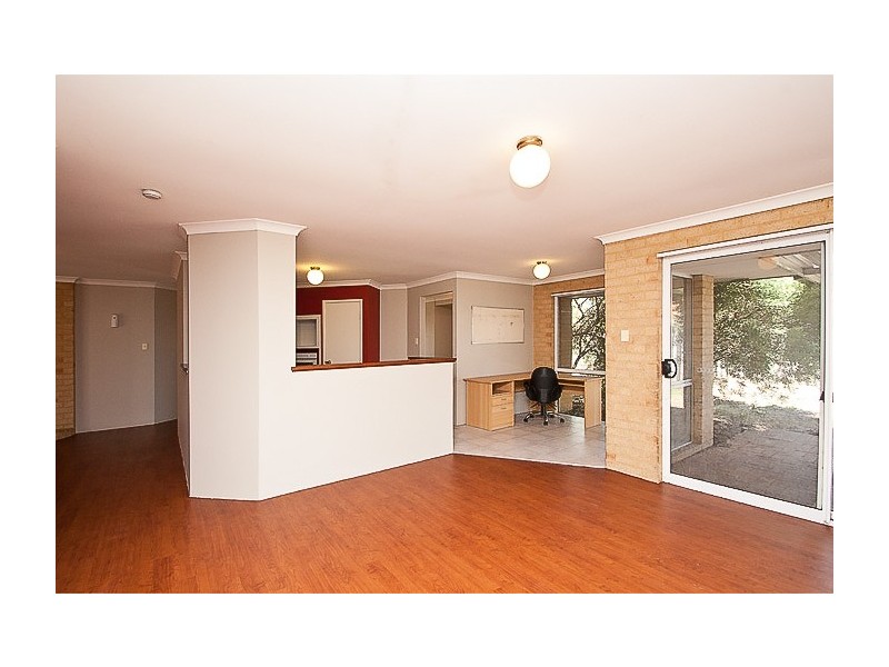6 Kentia Close, Warnbro WA 6169