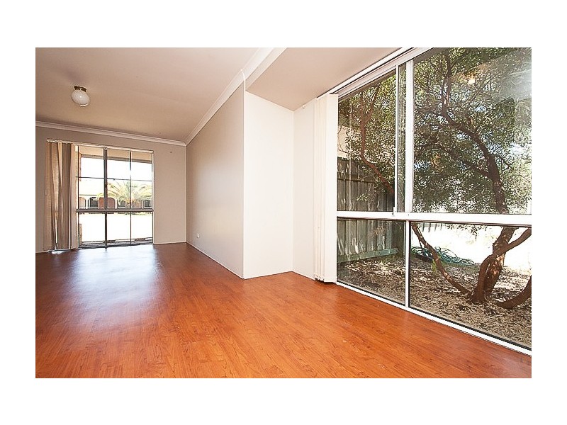 6 Kentia Close, Warnbro WA 6169