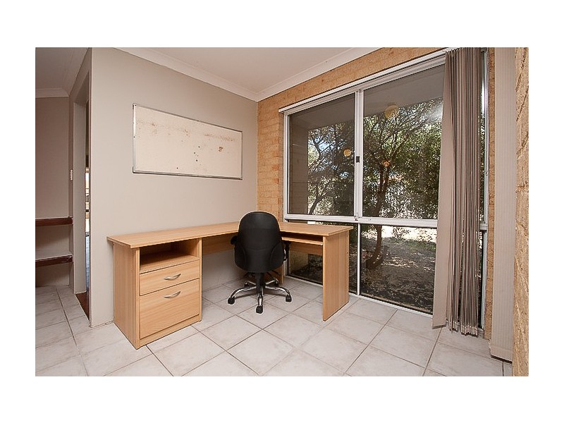6 Kentia Close, Warnbro WA 6169