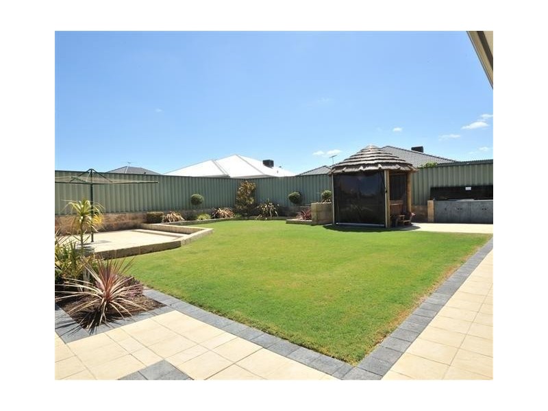 16 Tangier Parkway, Port Kennedy WA 6172