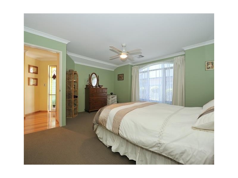 16 Tangier Parkway, Port Kennedy WA 6172