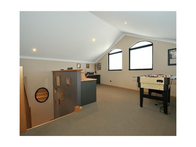 16 Tangier Parkway, Port Kennedy WA 6172