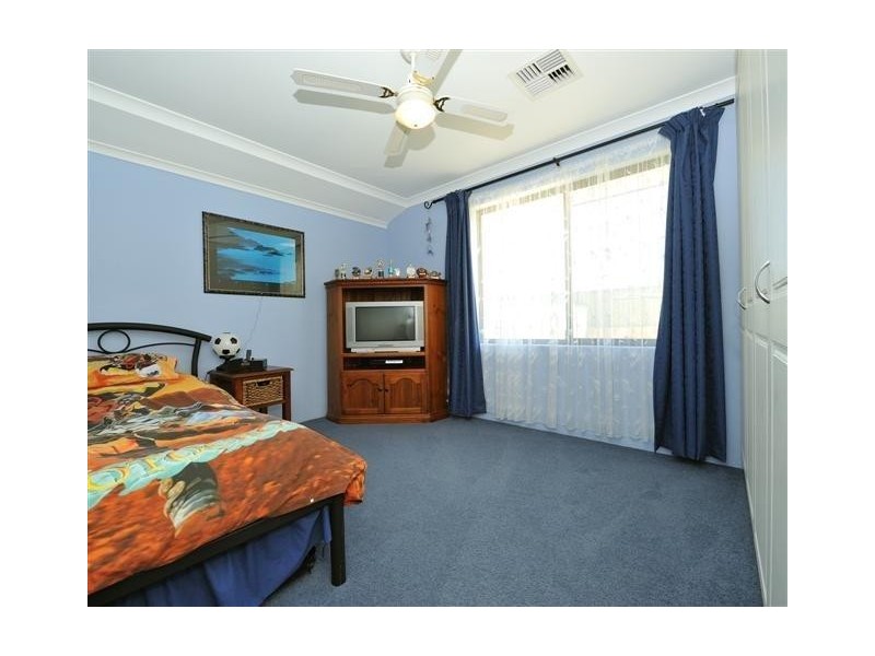 16 Tangier Parkway, Port Kennedy WA 6172