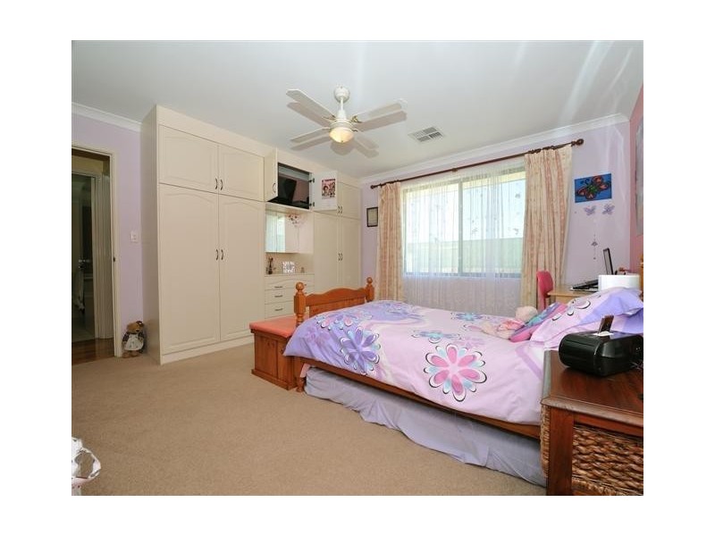 16 Tangier Parkway, Port Kennedy WA 6172