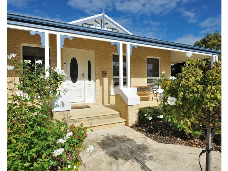 8 Vernon Gough Drive, Baldivis WA 6171