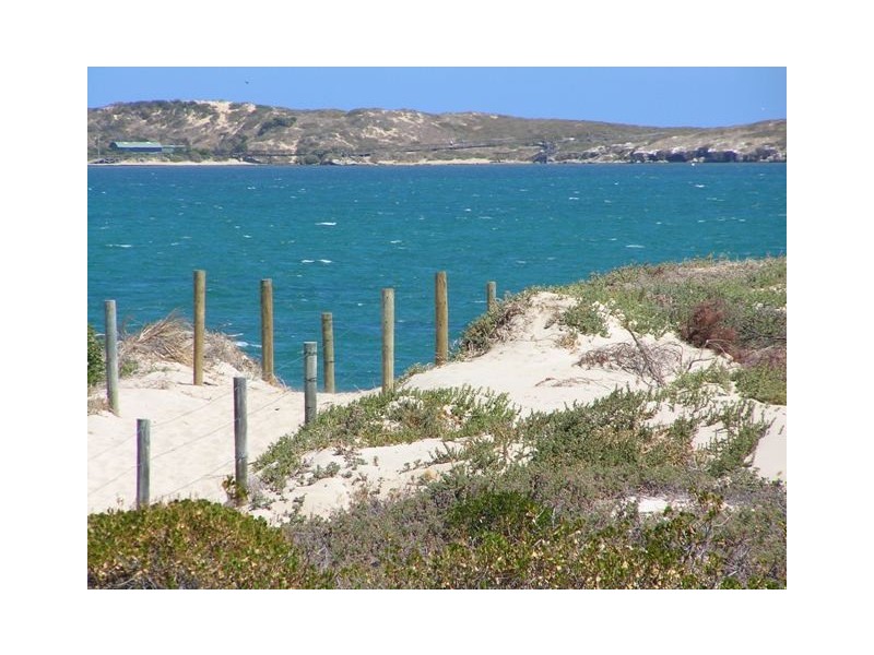 15 South Road, Shoalwater WA 6169