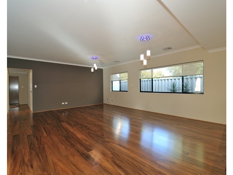 1 Crest Place, Safety Bay WA 6169