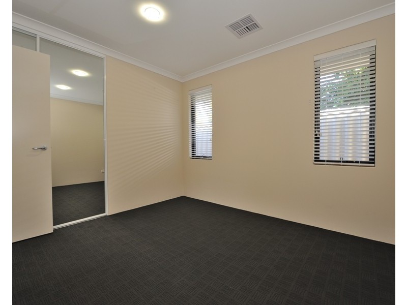 1 Crest Place, Safety Bay WA 6169