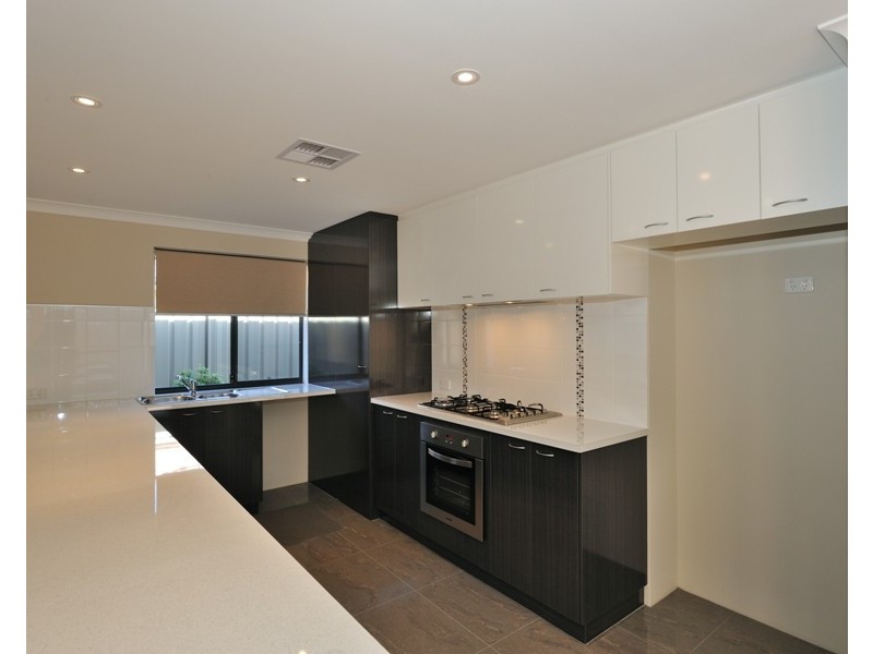 1A Crest Place, Safety Bay WA 6169