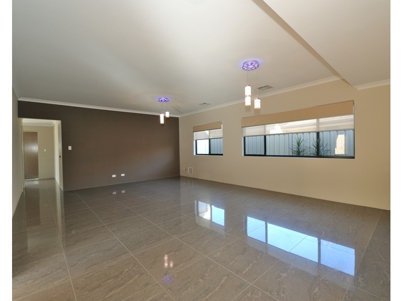 1A Crest Place, Safety Bay WA 6169