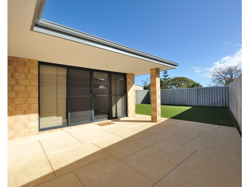 1A Crest Place, Safety Bay WA 6169