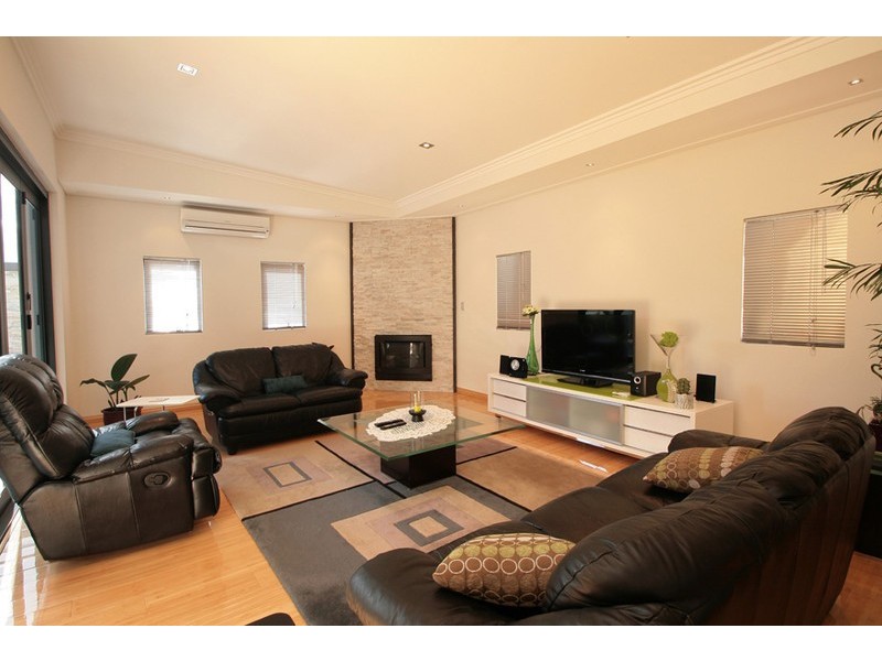 32 Fifth Avenue, Shoalwater WA 6169