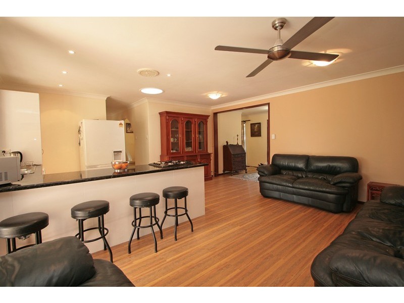 7 Haselmere Circus, Rockingham WA 6168