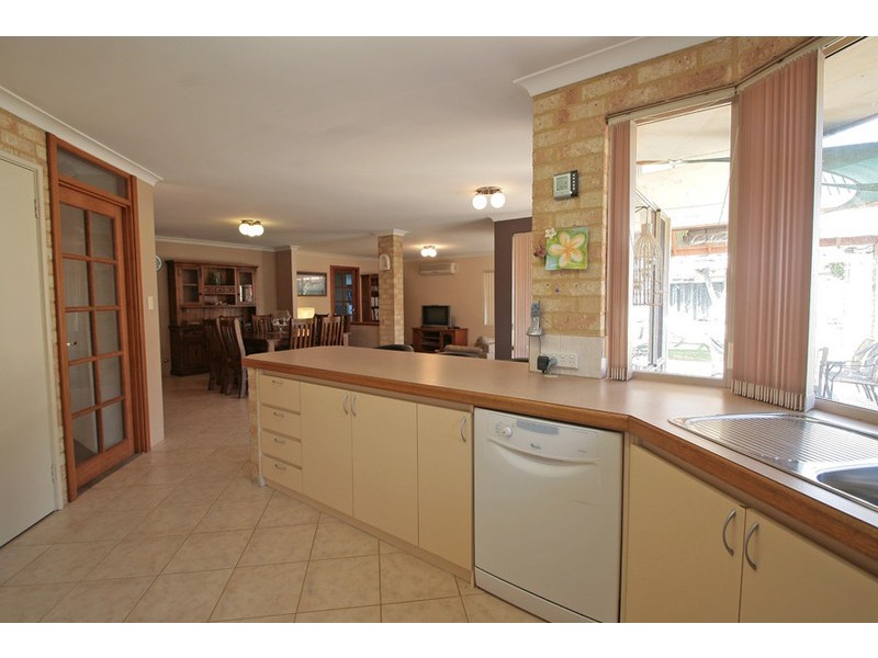 4  Swanson Way, Secret Harbour WA 6173