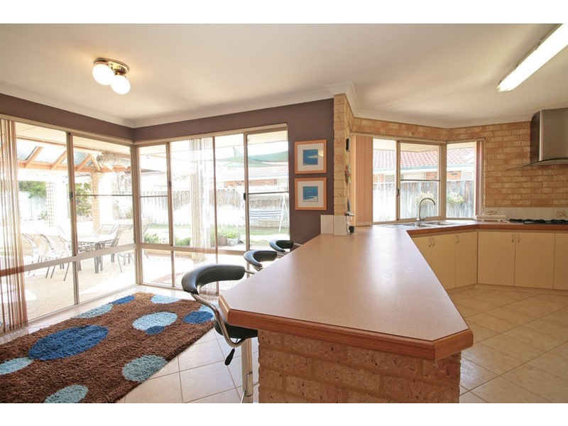 4  Swanson Way, Secret Harbour WA 6173