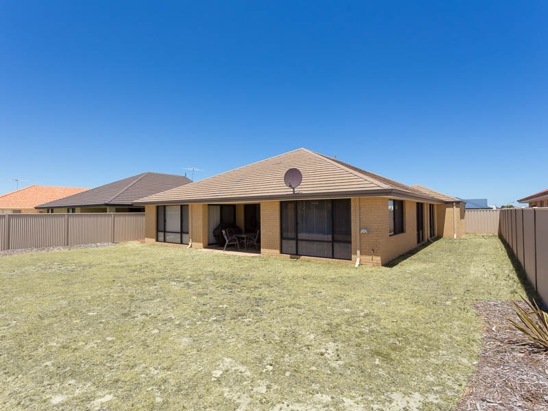 3 Plymouth Way, Waikiki WA 6169