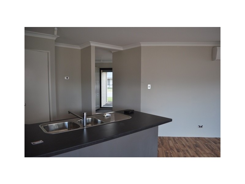 5 Milverton Loop, Leda WA 6170