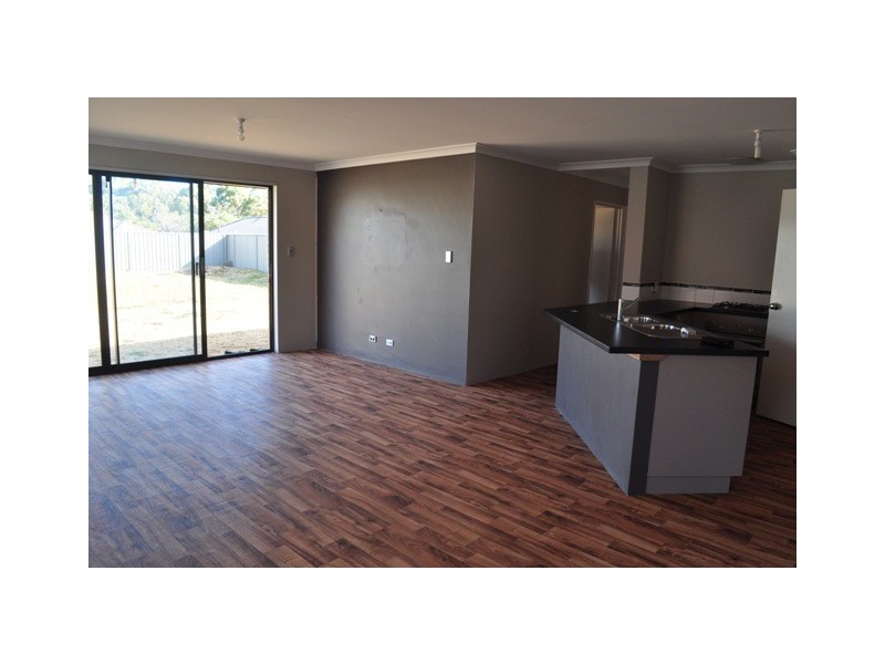 5 Milverton Loop, Leda WA 6170