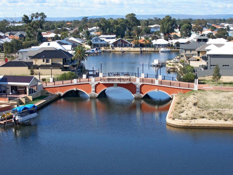 10 Erins Isle, Dudley Park WA 6210