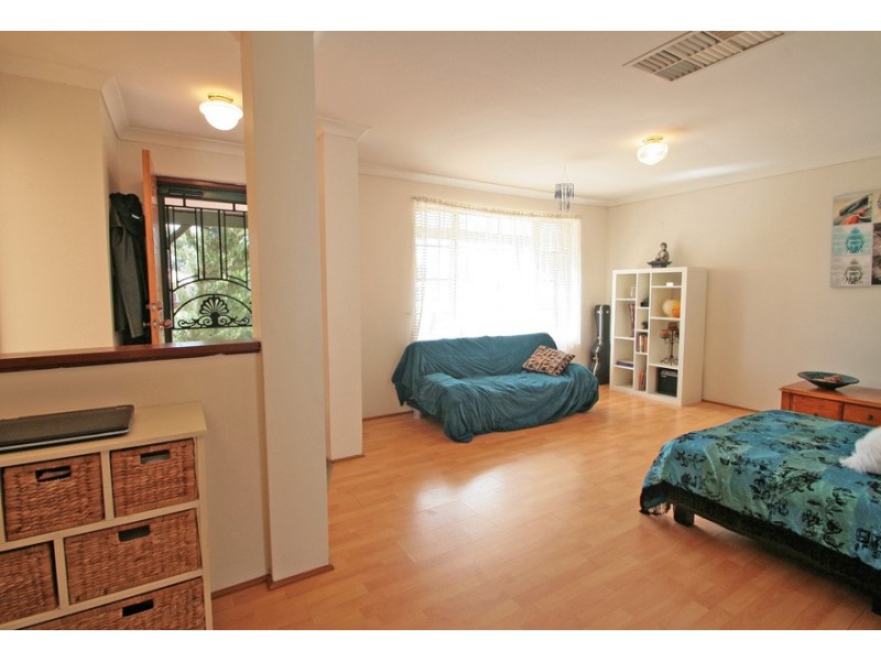 4 Princep Place, Warnbro WA 6169