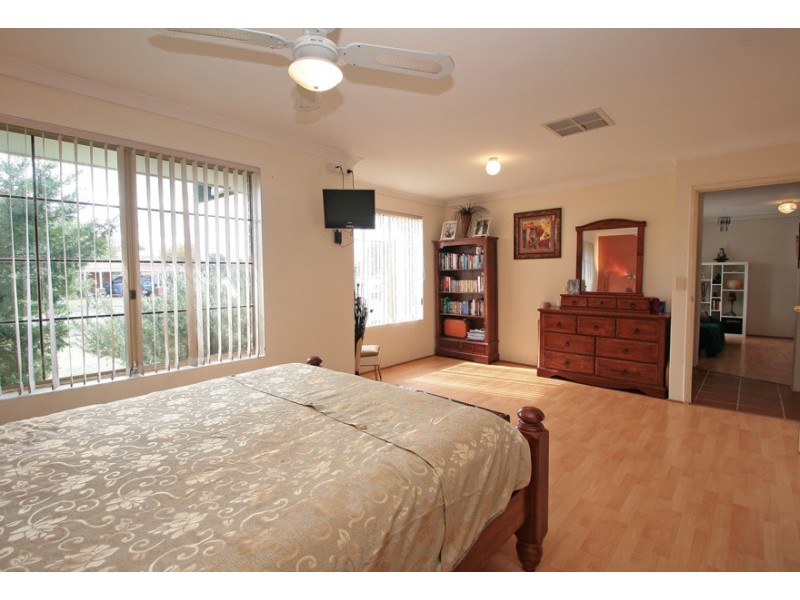 4 Princep Place, Warnbro WA 6169