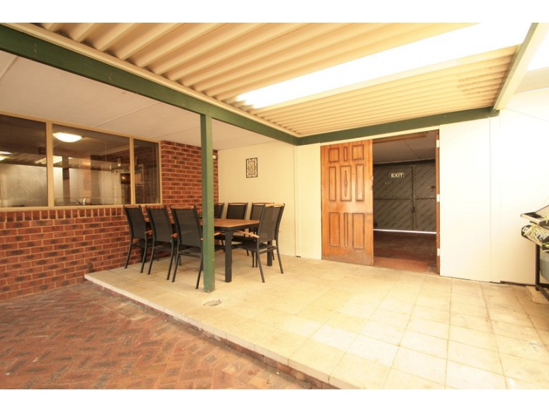 4 Princep Place, Warnbro WA 6169