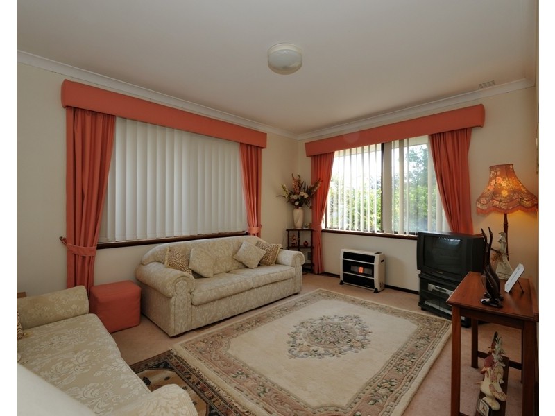 7 Bolivar Ct., Safety Bay WA 6169