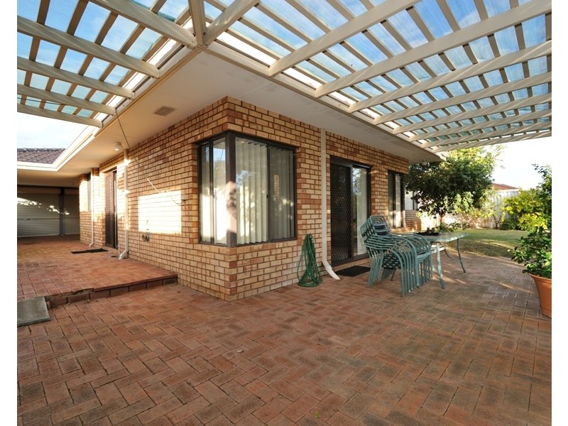 7 Bolivar Ct., Safety Bay WA 6169