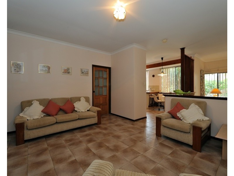 7 Bolivar Ct., Safety Bay WA 6169