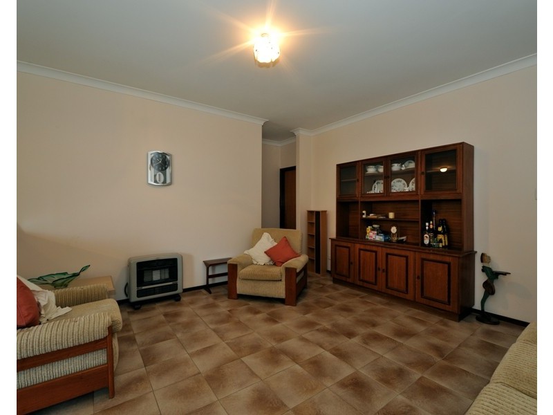 7 Bolivar Ct., Safety Bay WA 6169