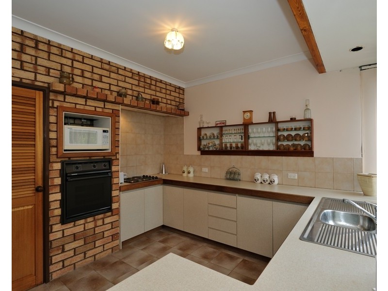 7 Bolivar Ct., Safety Bay WA 6169