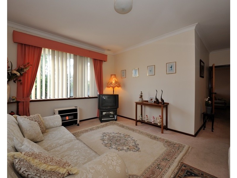 7 Bolivar Ct., Safety Bay WA 6169