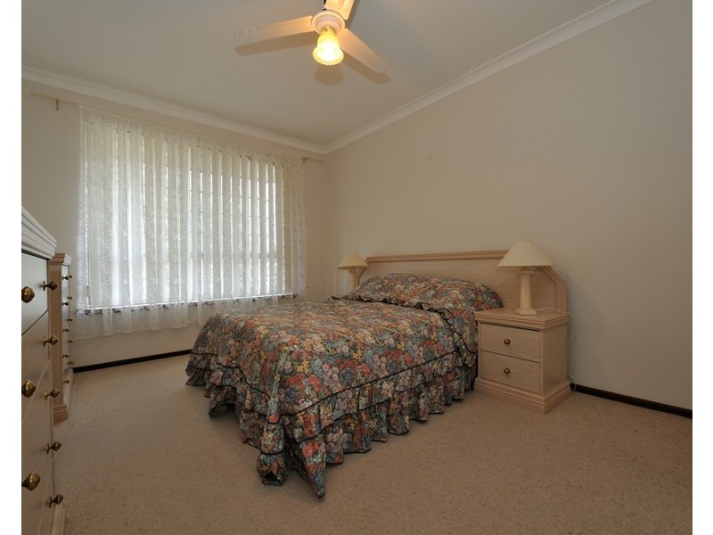 7 Bolivar Ct., Safety Bay WA 6169