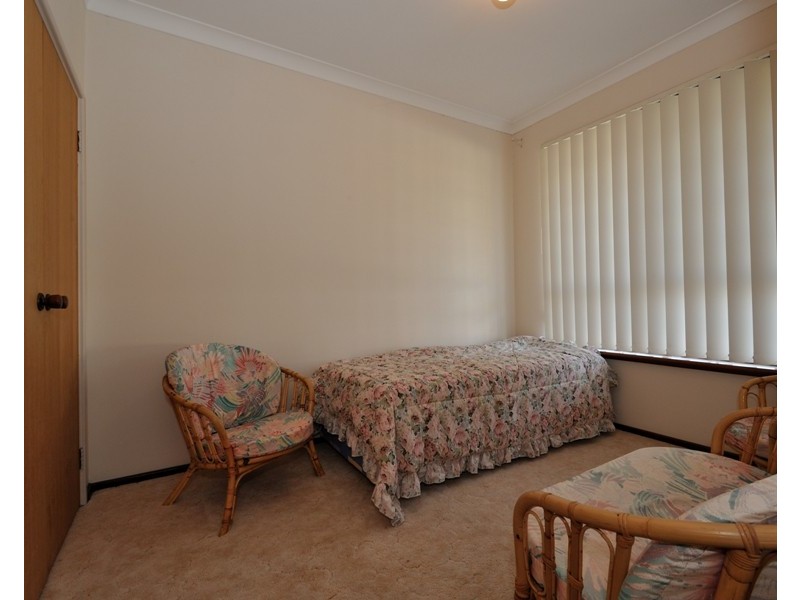 7 Bolivar Ct., Safety Bay WA 6169