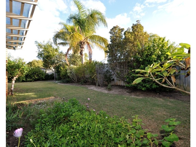 7 Bolivar Ct., Safety Bay WA 6169