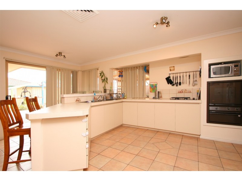 10 Masthead Street, Waikiki WA 6169