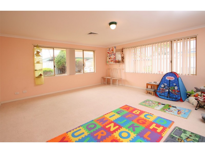 10 Masthead Street, Waikiki WA 6169