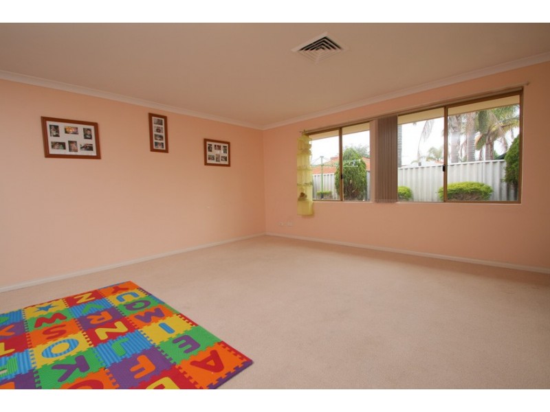 10 Masthead Street, Waikiki WA 6169