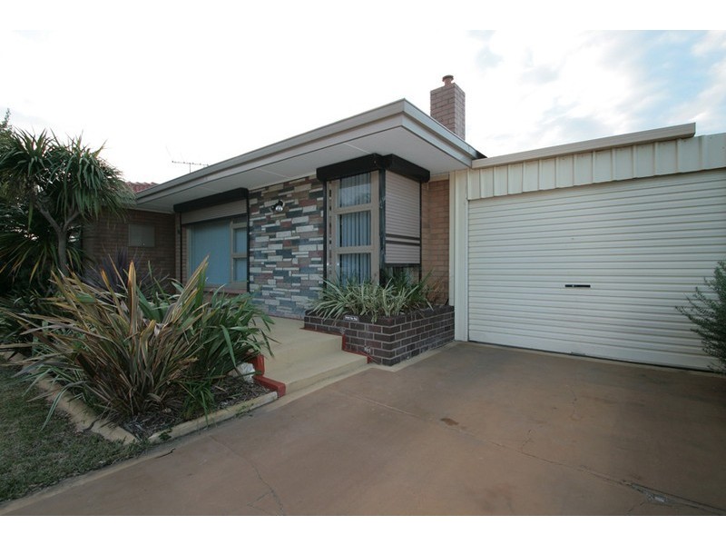 16 Wallsend Street, Safety Bay WA 6169