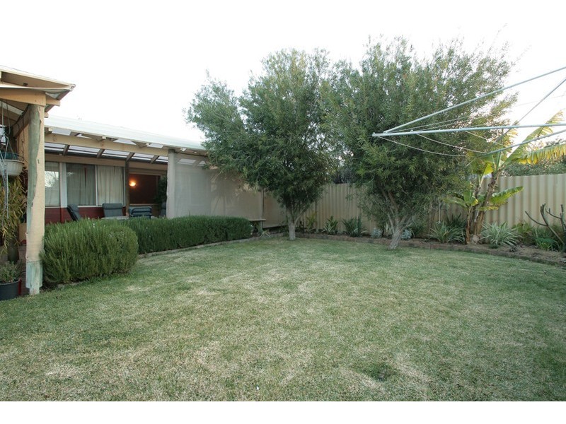 16 Wallsend Street, Safety Bay WA 6169