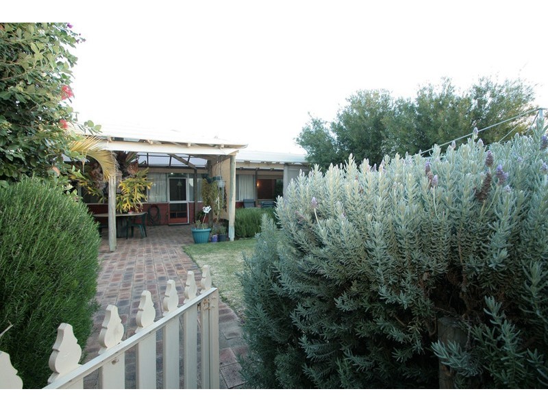 16 Wallsend Street, Safety Bay WA 6169