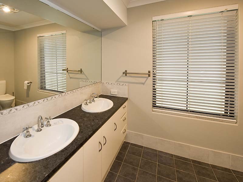 36 Baycliff Turn, Waikiki WA 6169