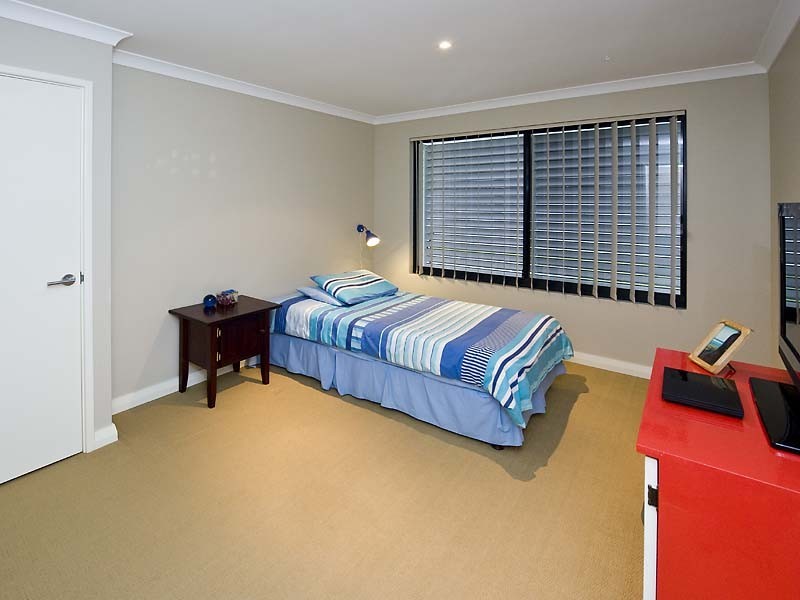 36 Baycliff Turn, Waikiki WA 6169