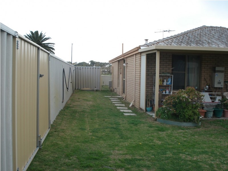 10 Stokes St, Rockingham WA 6168