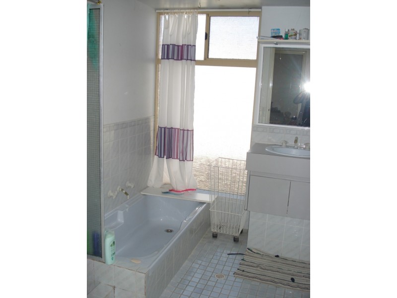 10 Stokes St, Rockingham WA 6168